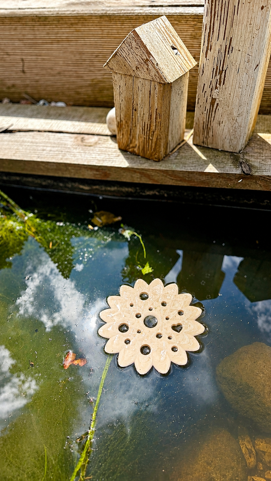 Bienentränke | Blume aus dem 3D-Druck | Schwimmende Bienen-Tränke für Garten & Balkon | Insektentränke | Bienenhilfe | Nachhaltige Gartendeko 15cm