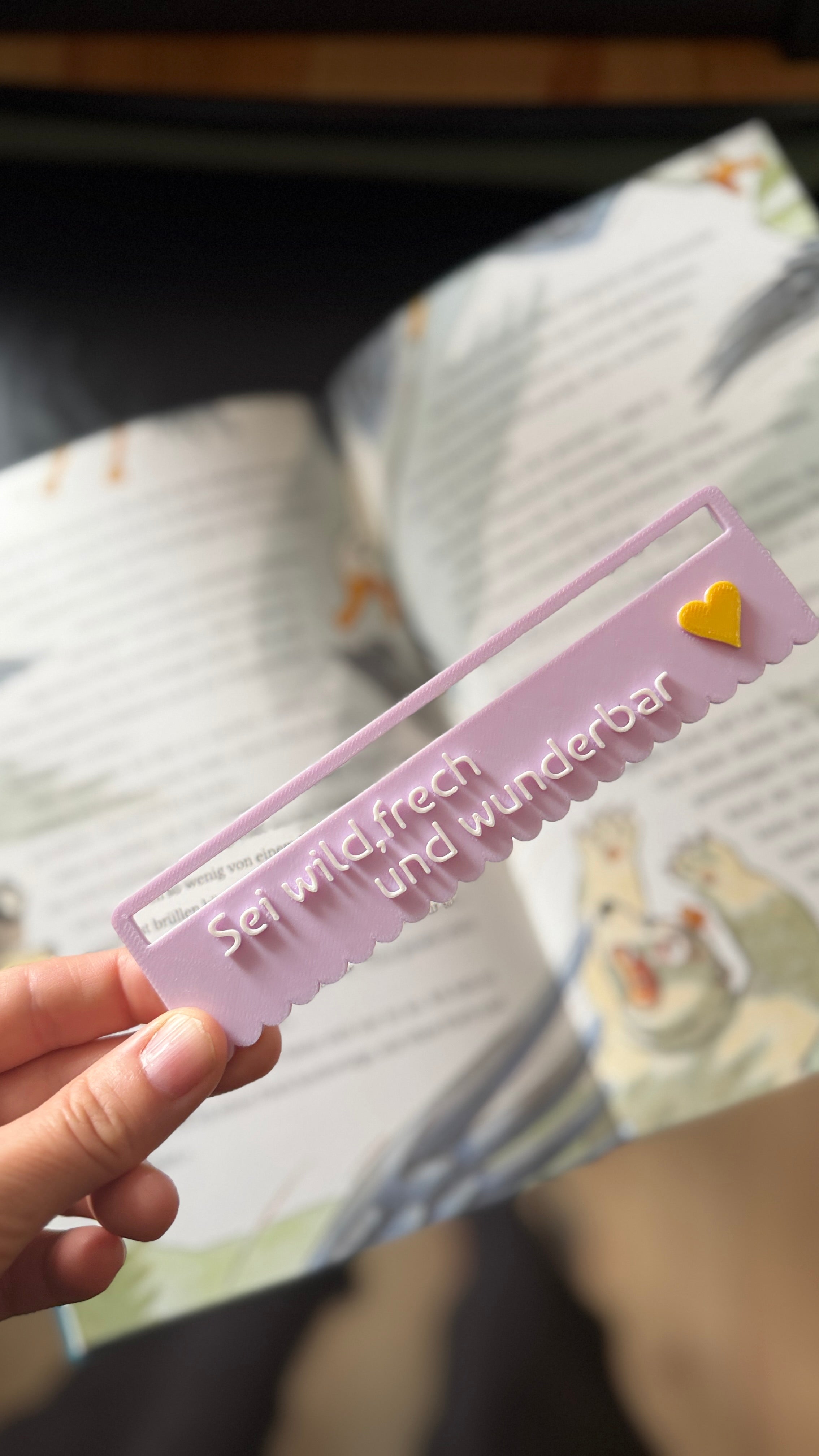 Lesehilfe | Lesezeichen für Erstleser | 3D Druck | Sei wild, frech und wunderbar | Geschenk zur Einschulung | Bookmark mit Herz |  Einschulung |