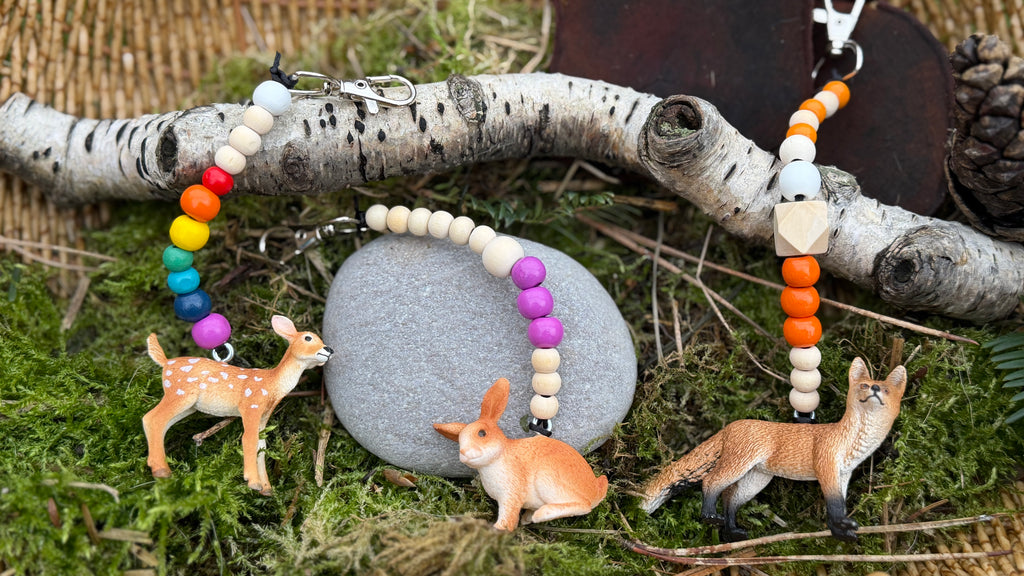 hej.soulwild kids – Waldfreunde | Waldtier Anhänger | Taschenbaumler aus Holzperlen | Schlüsselanhänger für Schulranzen & Tasche