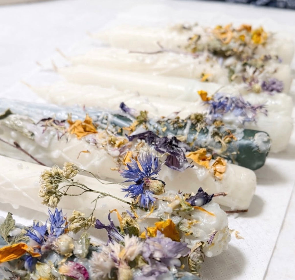 Wilde Wurzel - Ein blühender Blumenstrauß zum Selberpflanzen & eine handverzierte Blüten-Kerze