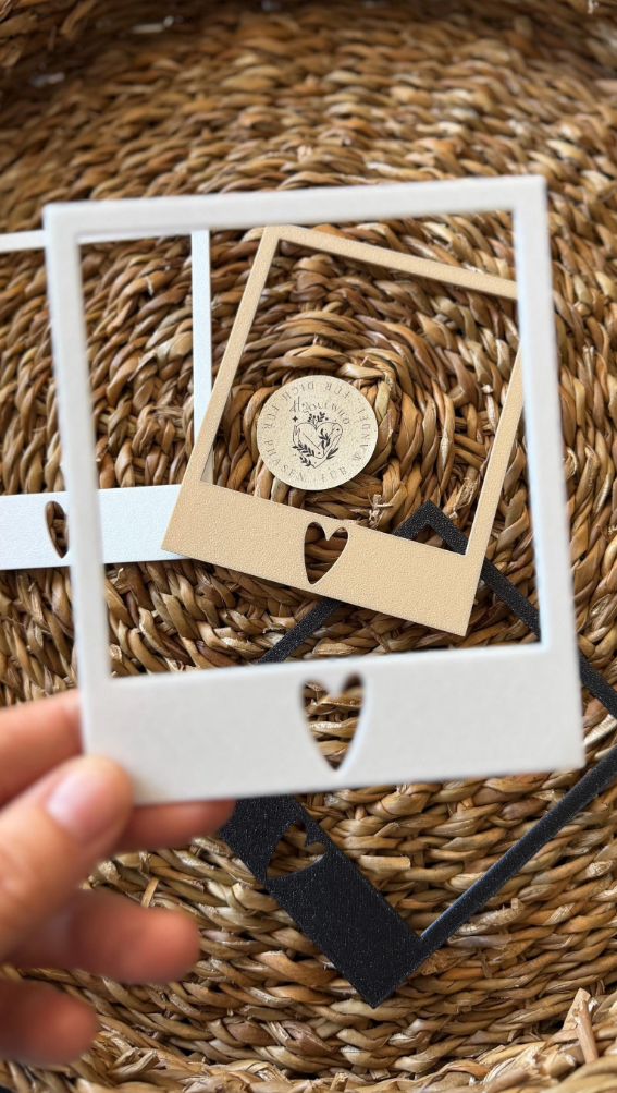 Love Moments Bilderrahmen – 3D Fotorahmen mit Herz | Retro Bilderrahmen | Sofortbild Rahmen | Fotogeschenk | Erinnerungsrahmen | Dekoration